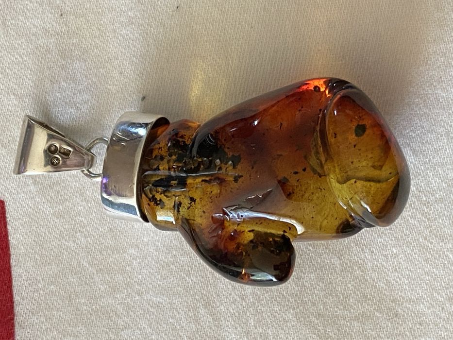 Bursztyn baltycki , rękawica bokserska