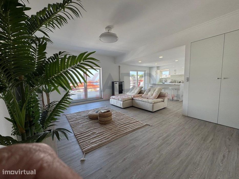 T1 + 1 Duplex Remodelado e Mobilado no Centro de Seia - Último Anda...