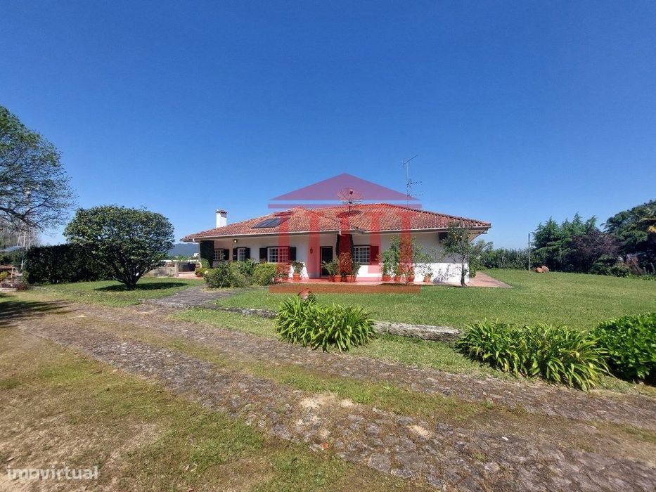 Moradia V6 Com Terreno - Barcelinhos