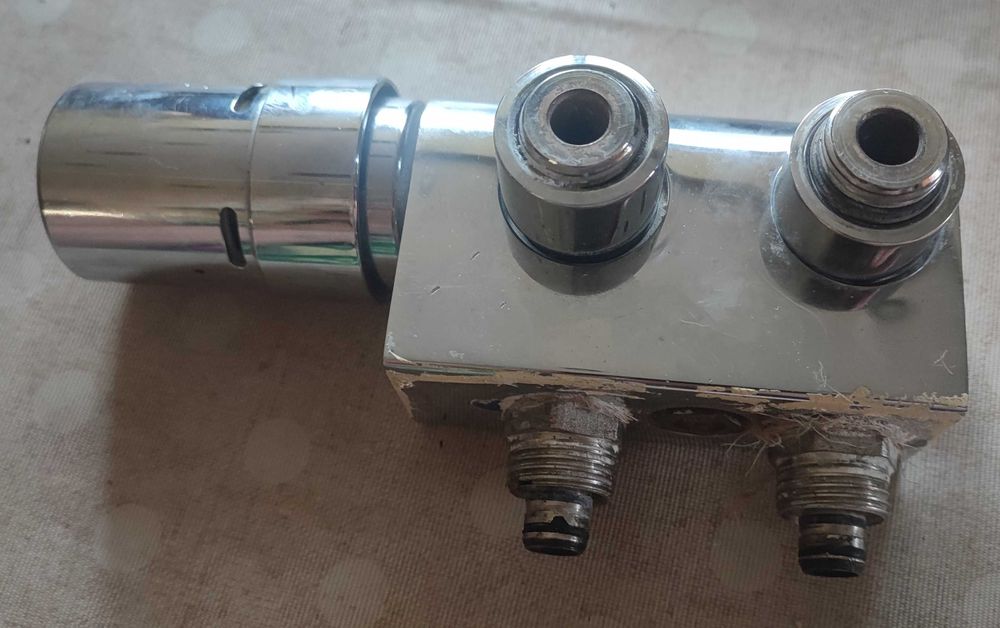 Danfoss zestaw grzejnikowy  kątowy  chromowany