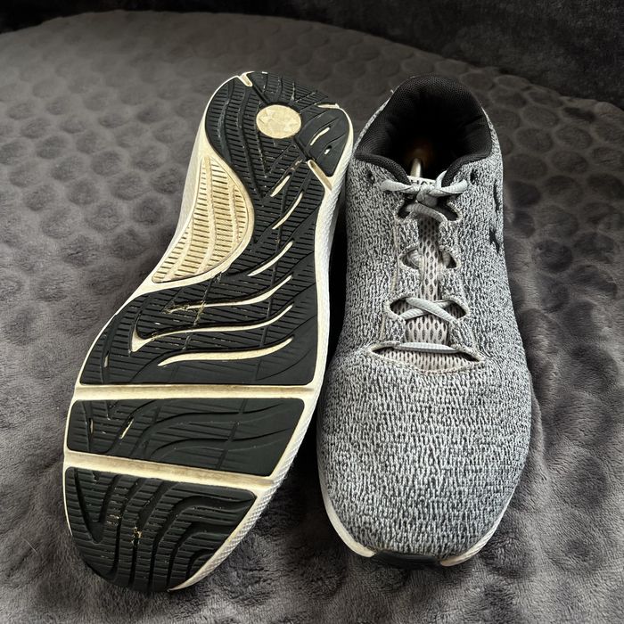 Чоловічі кросівки Under Armour charged pursuit. P. 45. Ідеал!!!