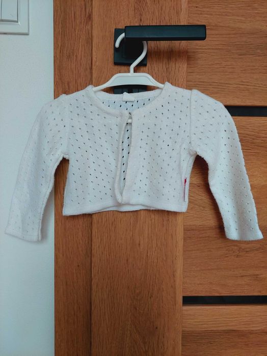 Biały sweterek bolerko zapinany 9-12m 74-80 cm