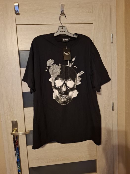 Nowy tshirt z czachą boohoo Man XXL flora skull