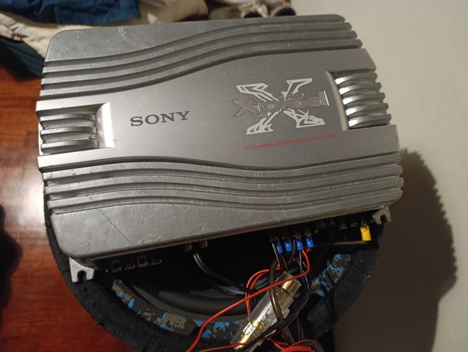 Subwoofer blaupunkt e amplificador  sonyExplod