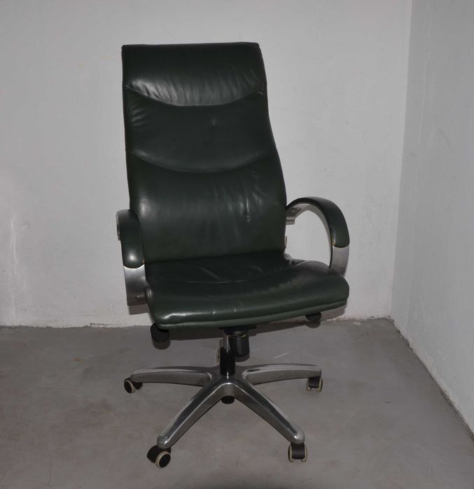 Fotel biurowy, zielona skóra, podstawa jezdna, Profim