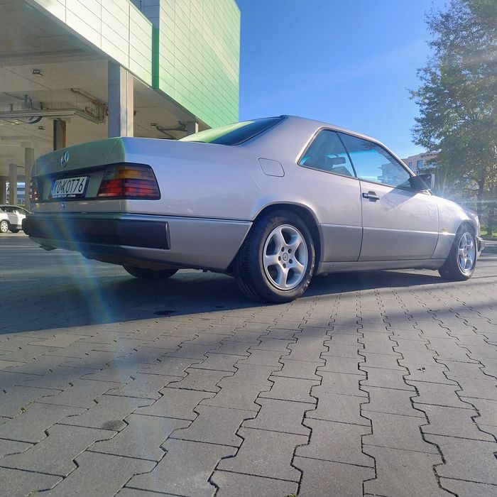Mercedes Benz C124 Coupe