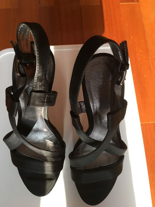 Sandália de salto alto cerimónia tecido preto acetinado nº35