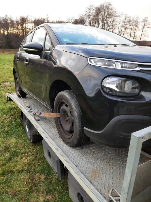 Citroen  C3  1.2 benzyna  lekko uszkodzony do porawek