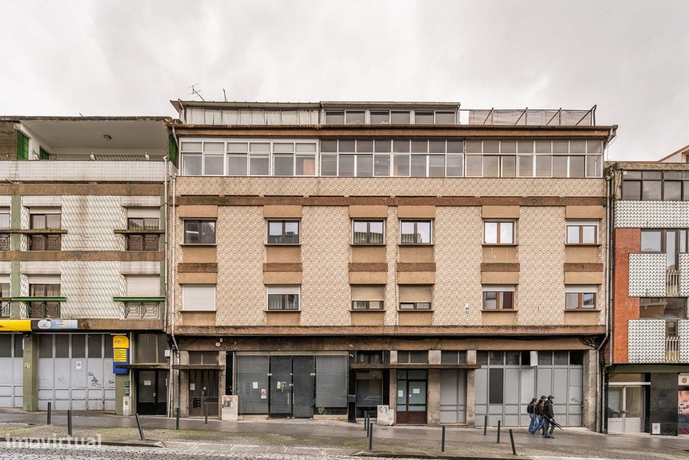 Apartamento T3 Renovado em Braga – Localização Premium com Terraço