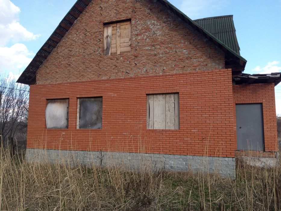 Продаю дом новой постройки г.Мерефа центр