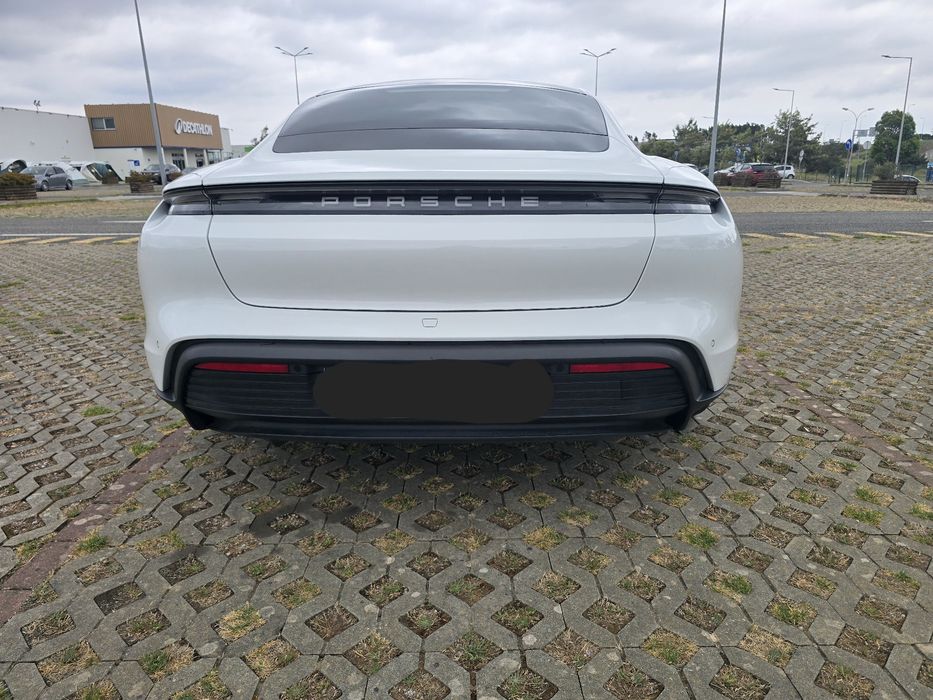Porsche Taycan — fotografia 4