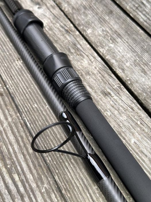 Продам два Коропових Вудлища Sonik Kraft 13ft 4.0lb