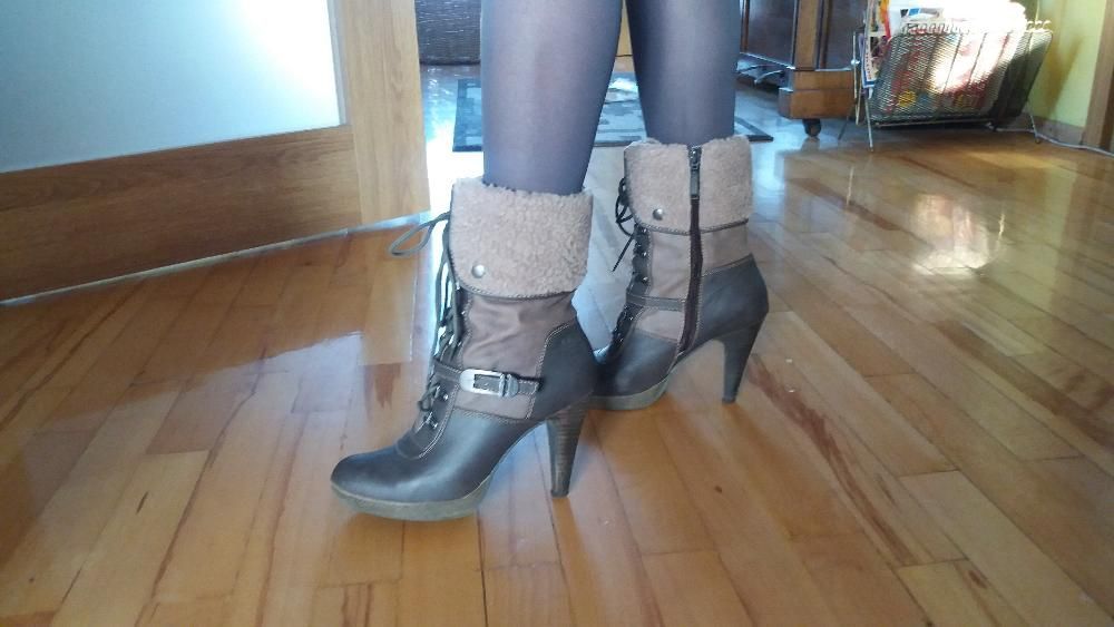 Krótkie kozaczki, koloru khaki, wkładka 24 cm, rozm. na bucie 38