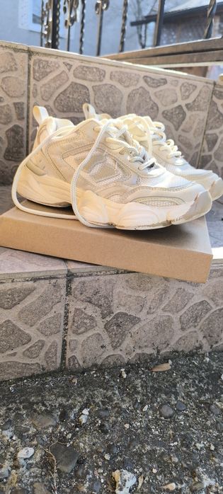 Кросівки дівчинка