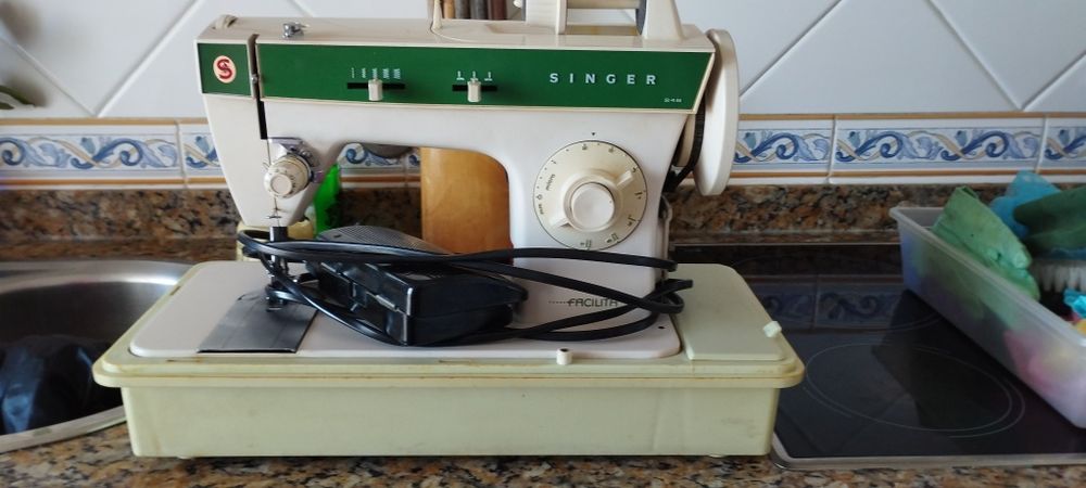 Máquina de costura antiga