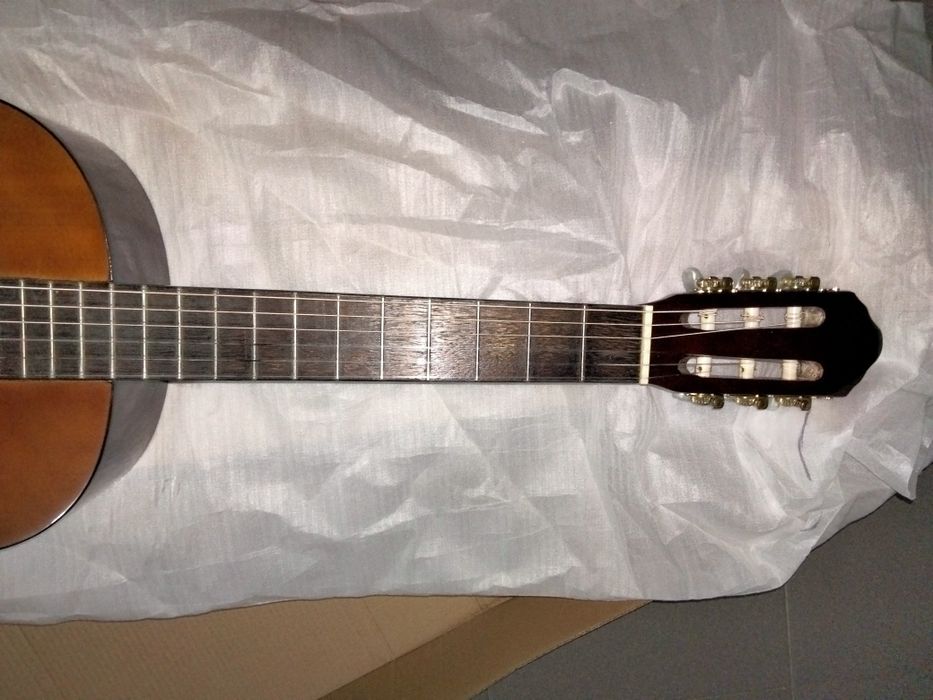 Guitarra clássica nova