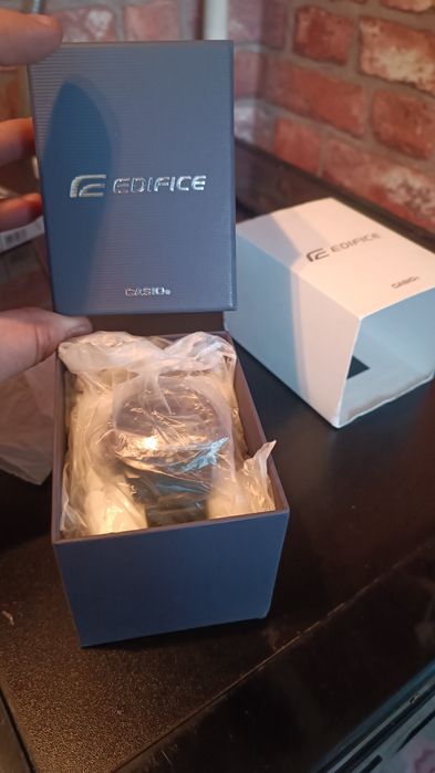 Casio Edifice Era 200DC-1A2VDR - Biały kruk. Jedyny