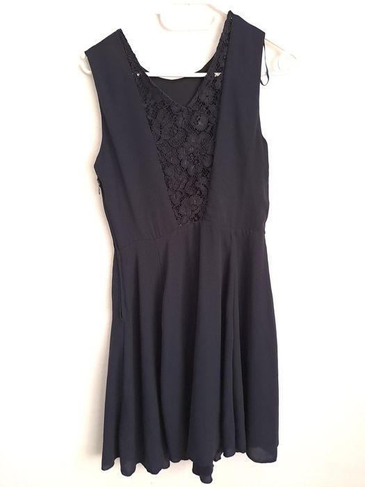 Sukienka wizytowa midi granatowa z koronką