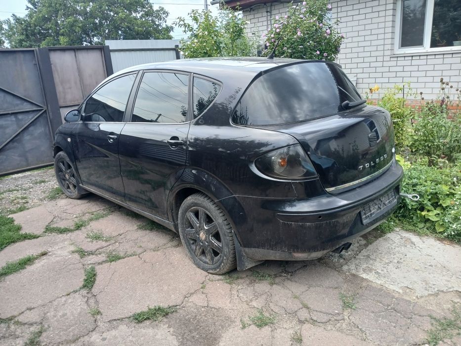 Продам сіат толедо після невеликого дтп