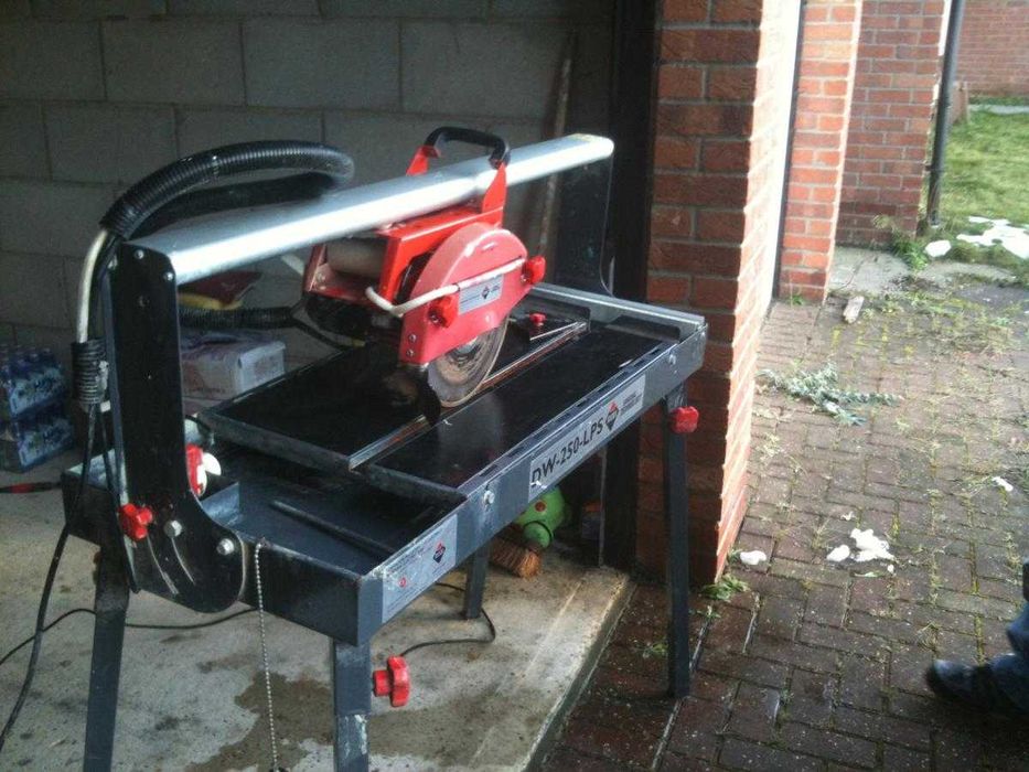 Maquina cortar pedra cerâmica Rubi DW 250 LPS a água