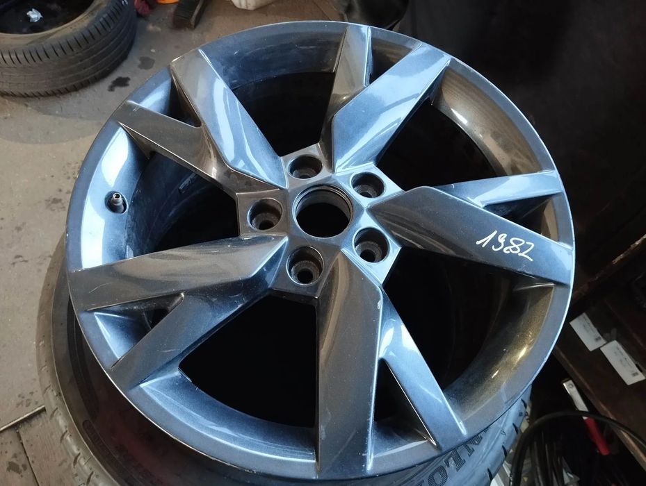 FELGA ALU 5X112 5E3601025 6,5 X 17 ET 46 OCTAVIA SKODA