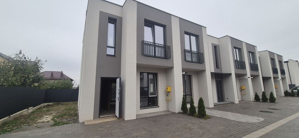 Таунхаус в престижному районі! Паркомісце,  дитячий майданчик, тераса!