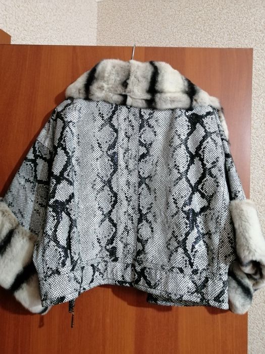 Продам куртку, б/у