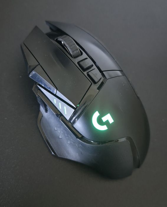 Bezprzewodowa mysz gamingowa Logitech G502 LIGHTSPEED. Etui, kabel, obciążniki