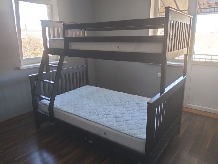 Двоярусне ліжко дитяче