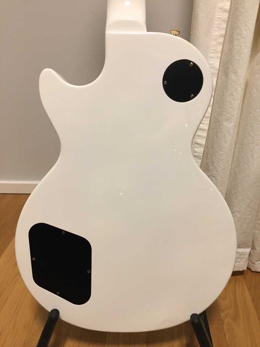 Epiphone Les Paul Studio Alpine White 2016 Китай, в кейсе J & D