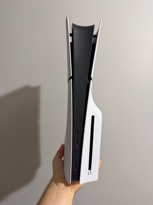 Konsola PS5 slim E-chassis 1TB