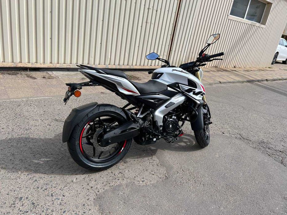 Bajaj Pulsar NS400