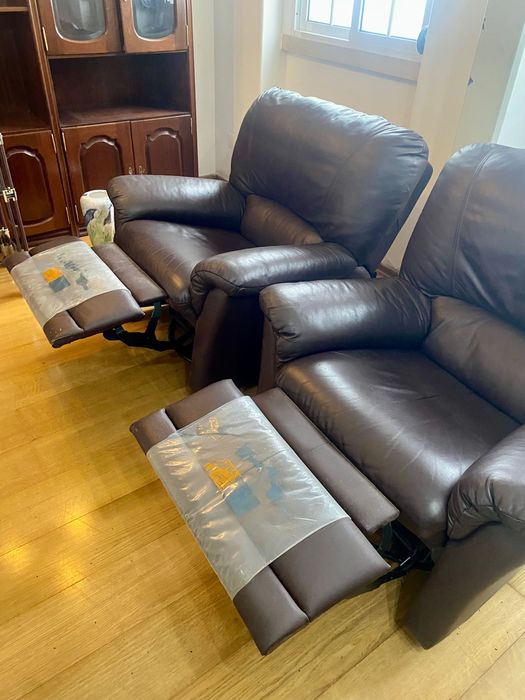 sofá individual com levanta pés reclinável