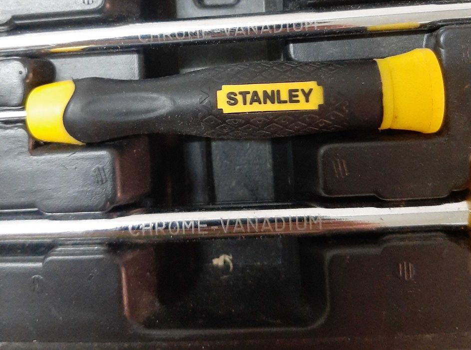Caixa de com chaves de Fendas e Philips Standey64730080376193123