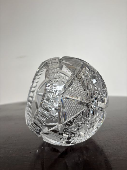 Kryształ ozdobny w kształcie kuli