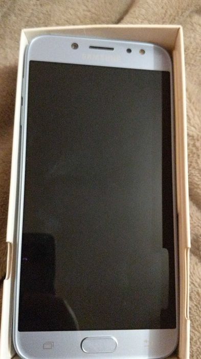 Продам на запчастини телефон