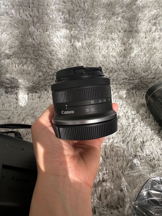 Cânon R10 + 2 lentes + acessório