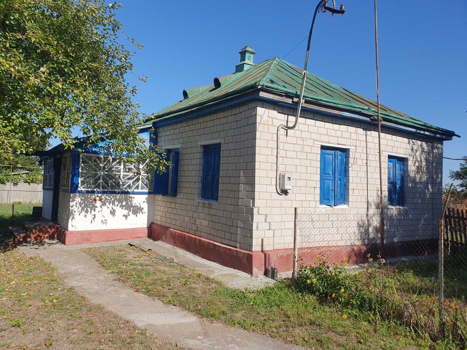 Продаж будинку в селі