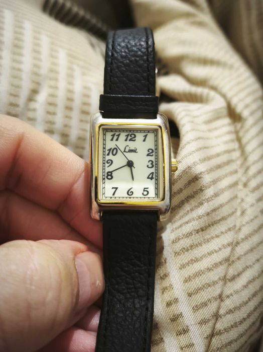 Limit Relógio  com Mostrador Retangular 5360 Bom estado geral