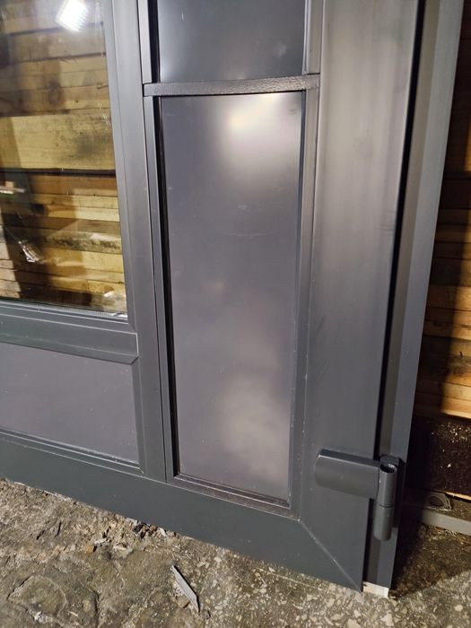 Дверь входная Рехау 980х2040