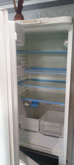 Холодильник. На запчастини.