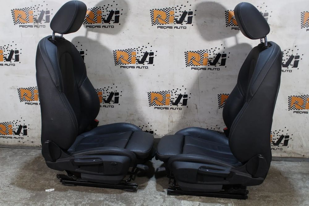 Conjunto de bancos BMW 1 (F40)