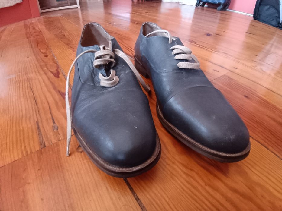 Lindos sapatos de couro  43