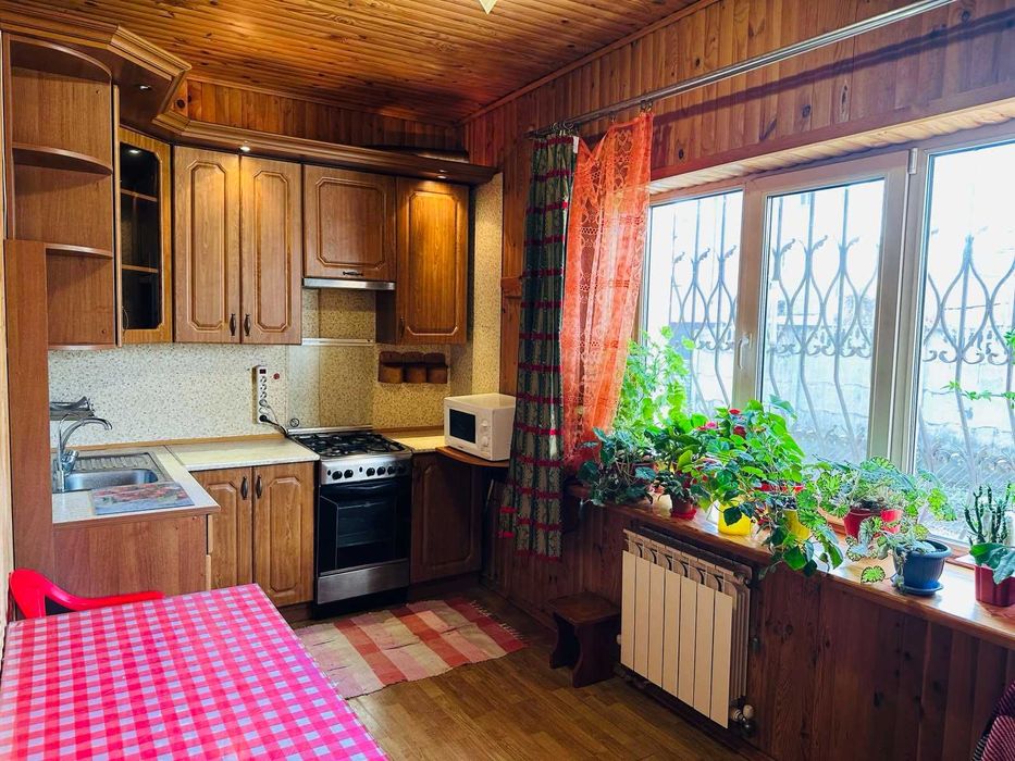 Оренда пів будинку в Тарасівці 100м2 з ремонтом та гаражем