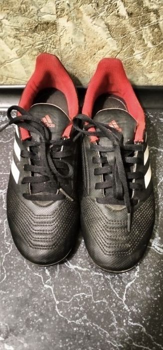 Дитячі бутси, Adidas