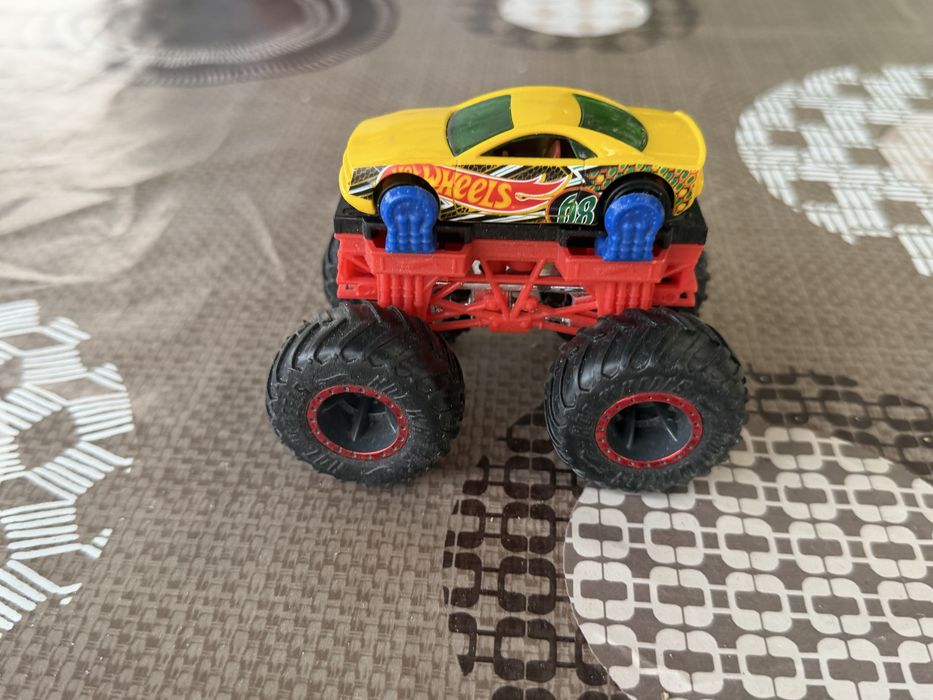 Monster Trucks Hot Wheels