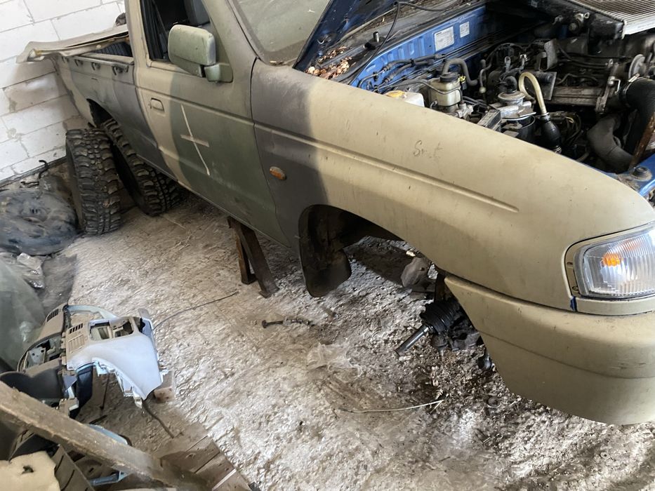 Розбір Mazda bt50 b2500 4x4 Мазда Пікап 2.5 tdci Разборка Мазда Пикап