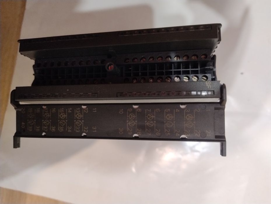 6ES7 331-7NF00-0AB0 SM331 AI 8x16BIT Siemens simatic s7 300 PLC hmi