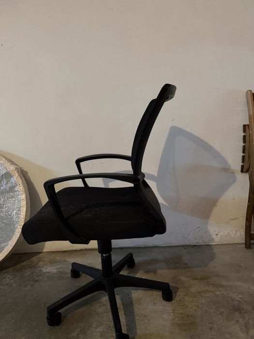 Cadeira de secretária com rodas e ajustavel
