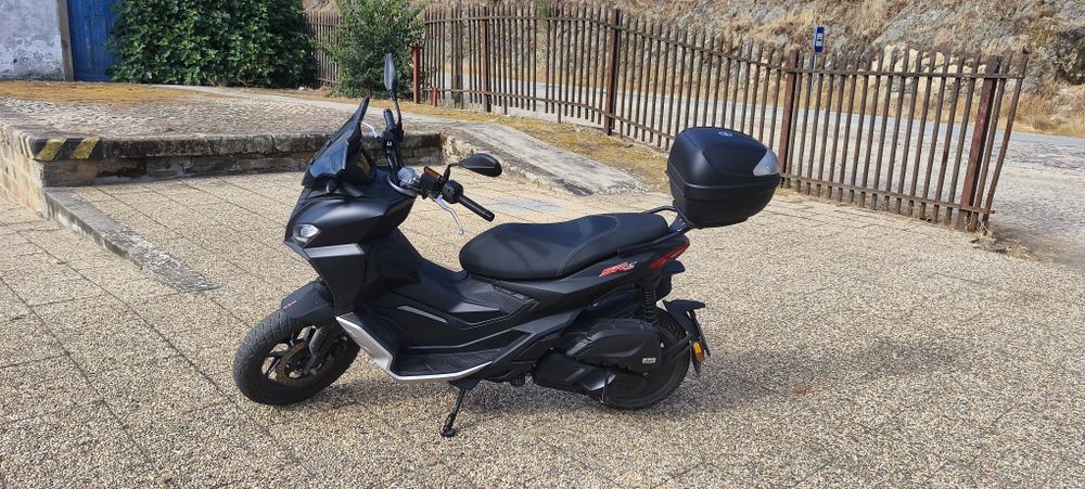 Scotter Aprilia sr gt 125